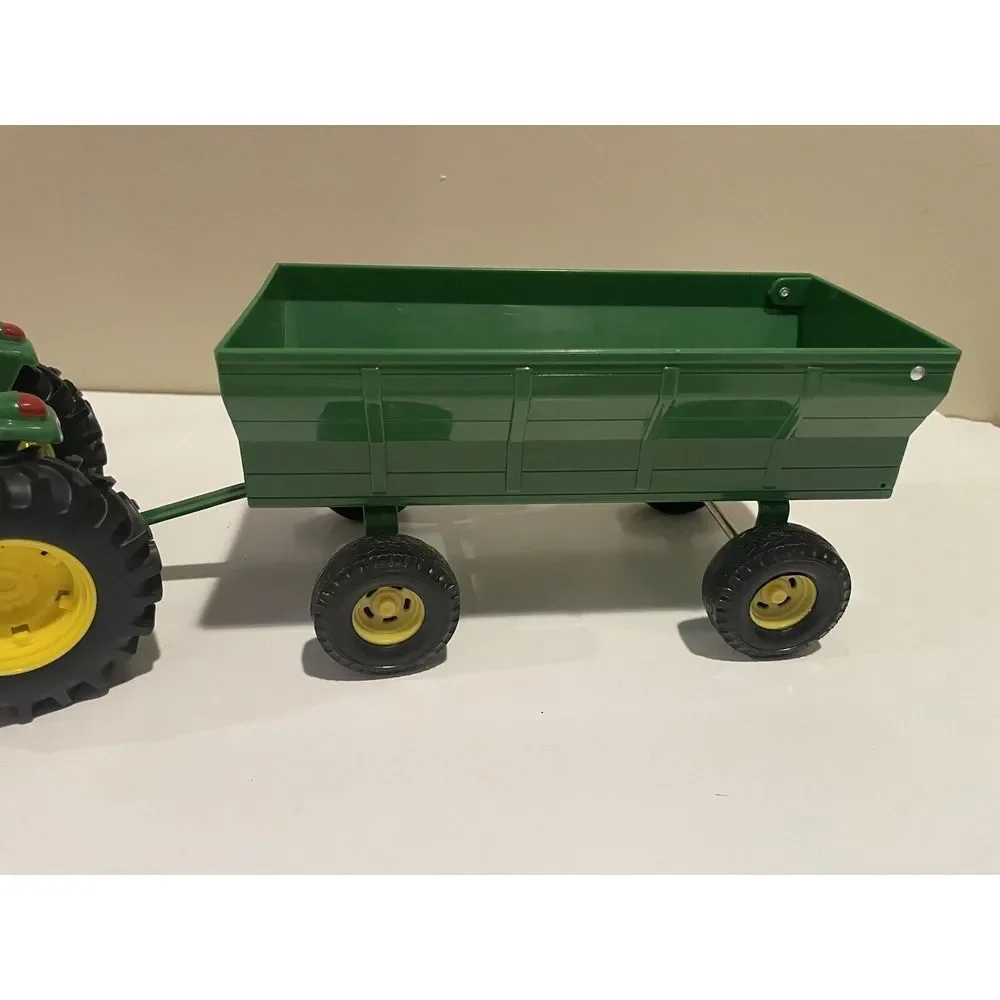 Ertl John Deere Tractor & Hay Wagon 1/32‎ Plastic Farm Horse Ranch